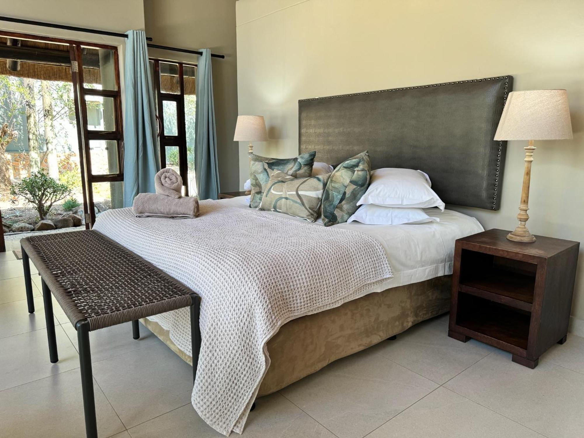 Pangolin Game Lodge - Self Catering, Incl 2 Game Drives Per Day Matlhagame Kültér fotó