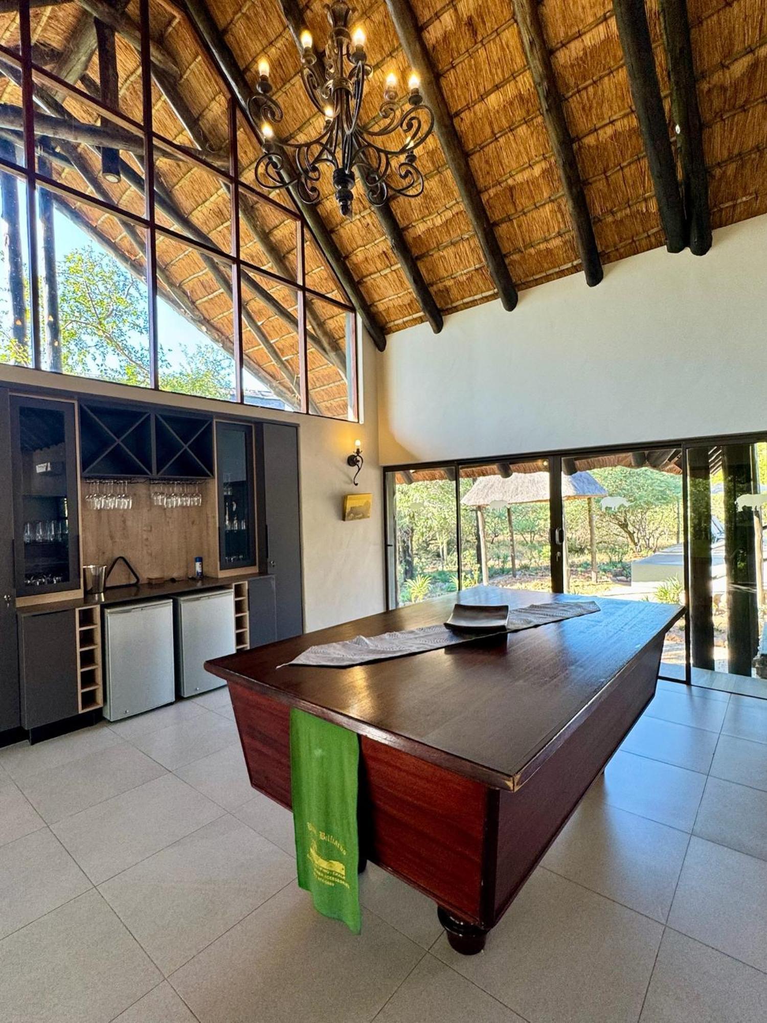 Pangolin Game Lodge - Self Catering, Incl 2 Game Drives Per Day Matlhagame Kültér fotó