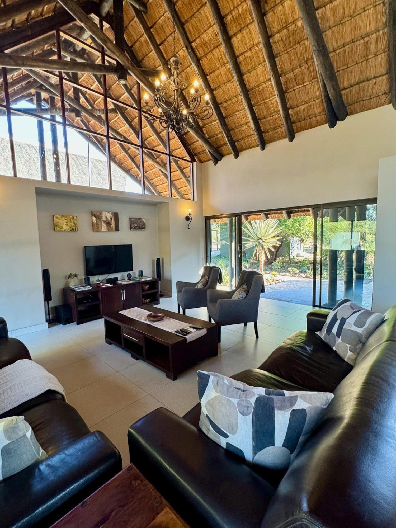 Pangolin Game Lodge - Self Catering, Incl 2 Game Drives Per Day Matlhagame Kültér fotó